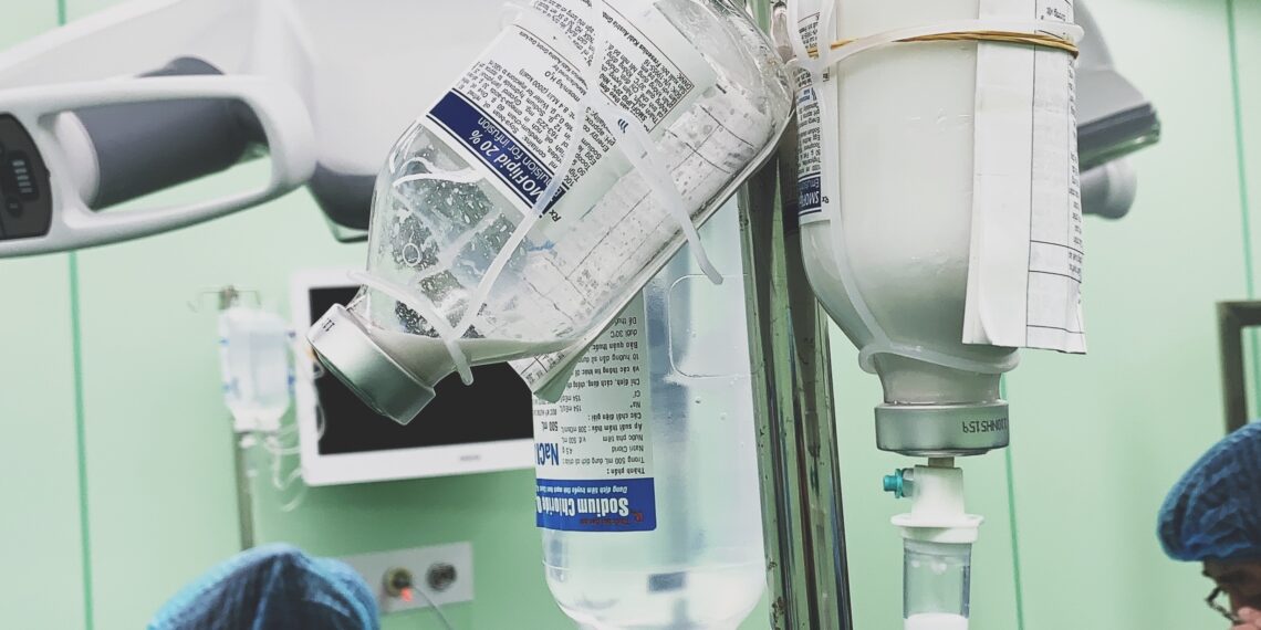 Trường Hợp Ngộ Độc Thuốc Tê Toàn Thân Articaine 4%+Epinephrine 1:100.000 Khi Phẫu Thuật Nâng Mũi Xử Trí Muộn