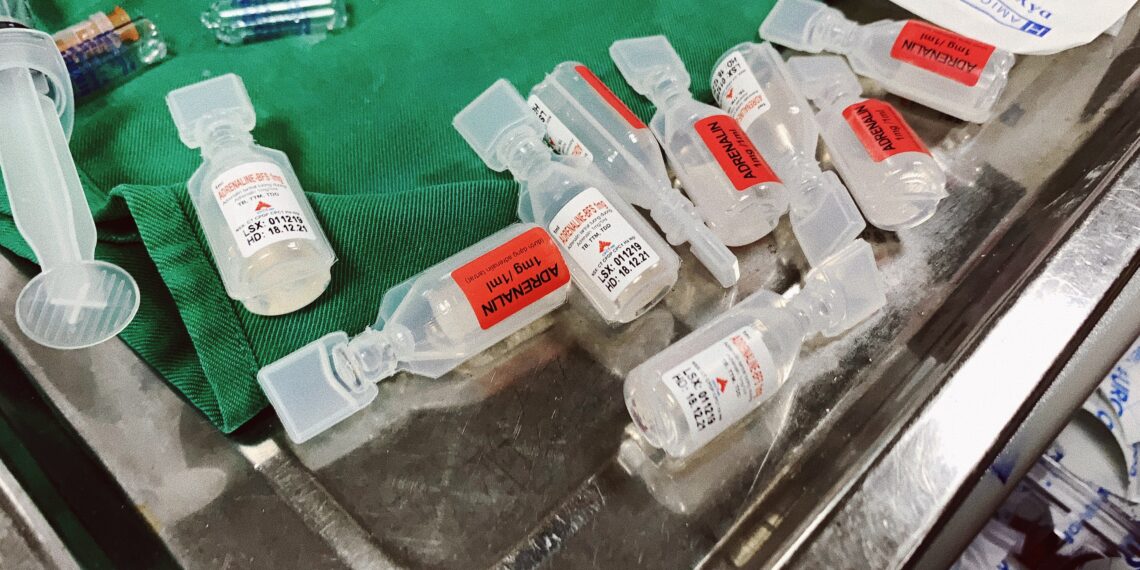 Cấp Cứu Một Trường Hợp Shock Phản Vệ (Phản Vệ Độ III) Sau Tiêm Vaccine Phòng Dại VERORAB – Phản Vệ Pha 2 Tái Diễn Nhiều Lần